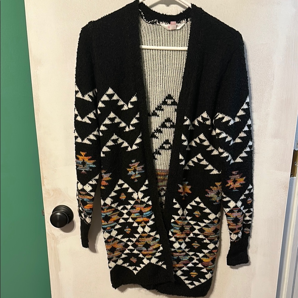 0097 No Boundaries Black and White Patterned‎ Women's Sweater